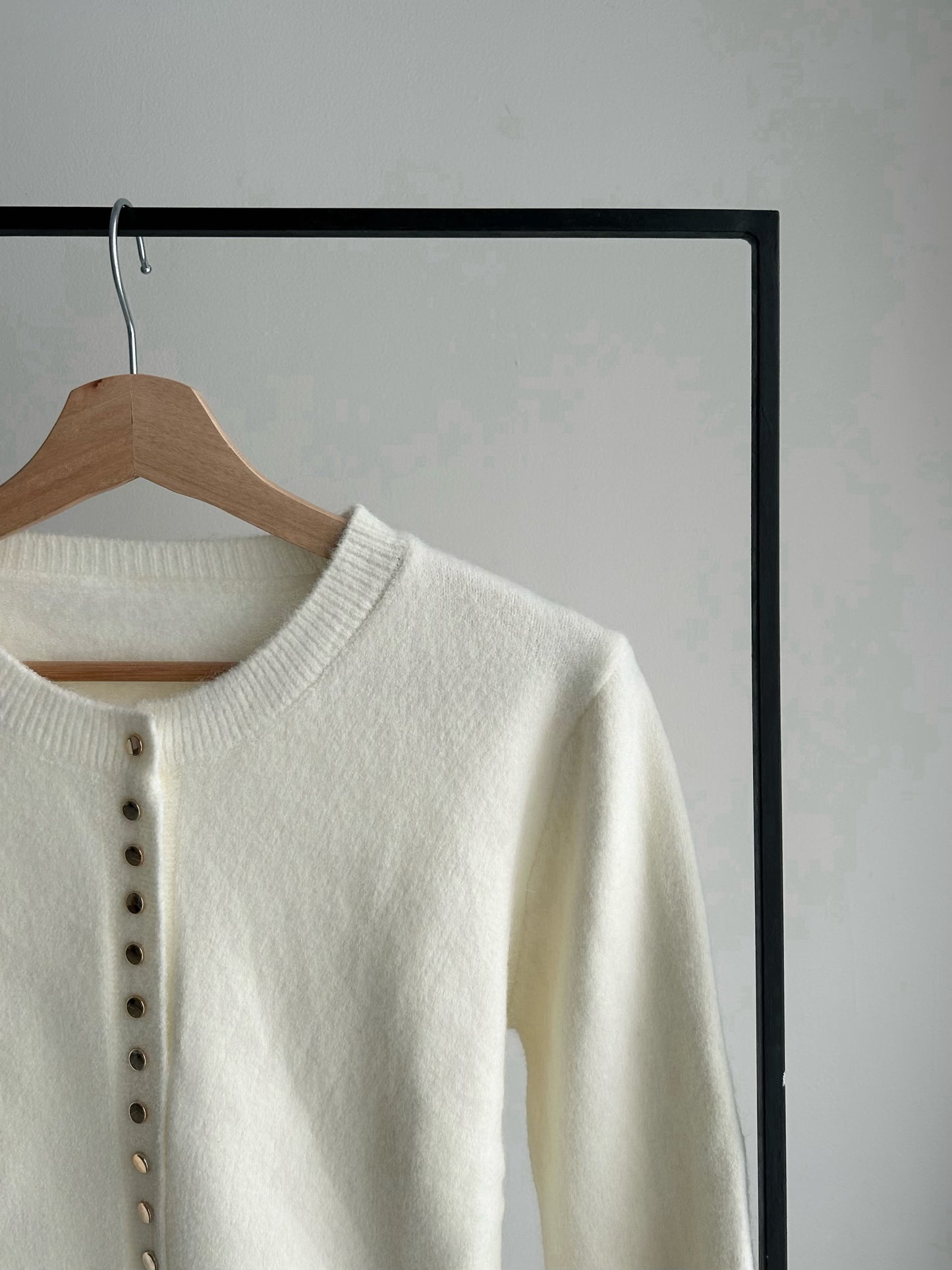 ウエストオープンゴールドボタンカーディガン/アイボリー