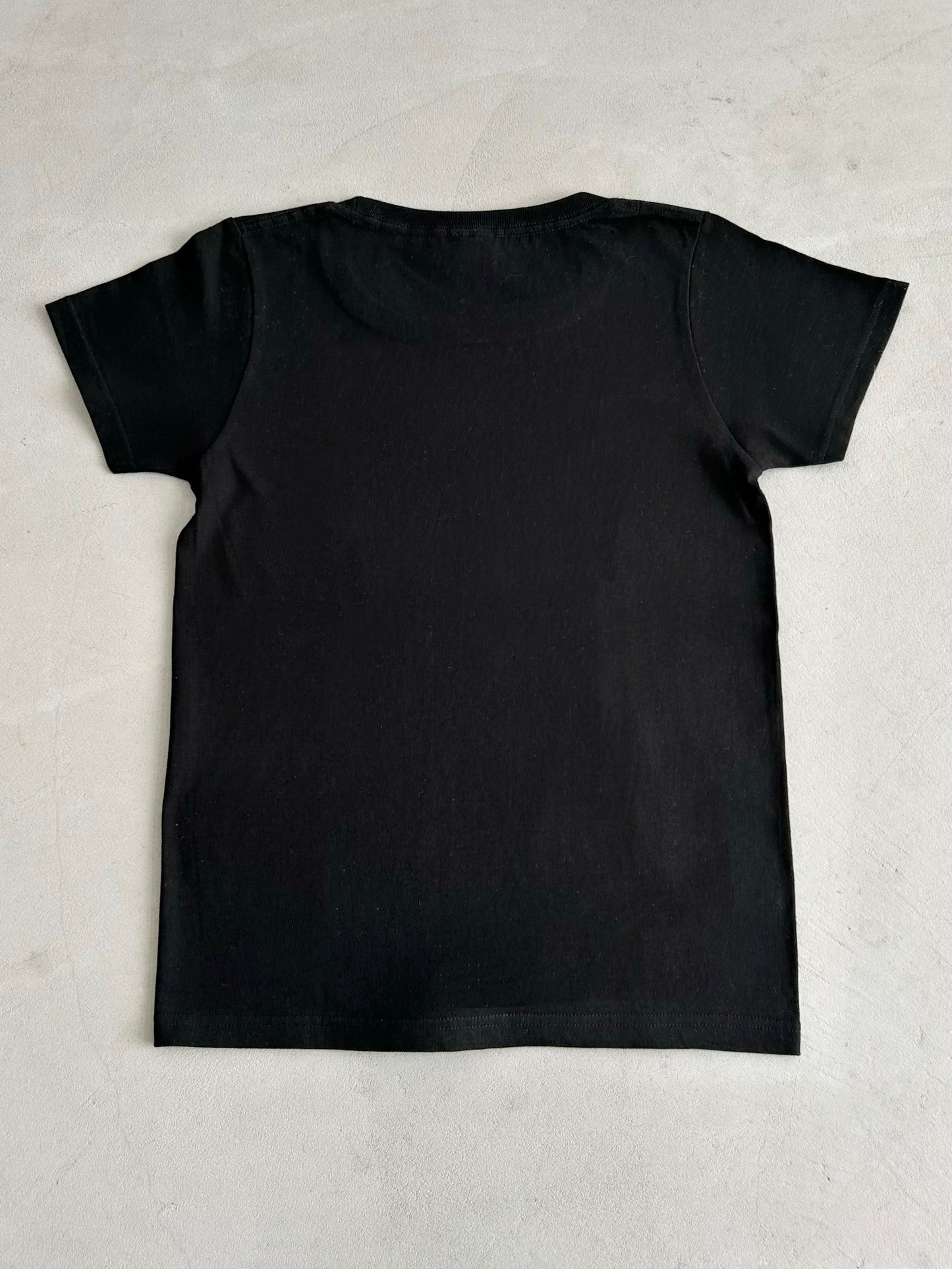 ブランドロゴTシャツ（売上の一部を社会支援活動に使用いたします）