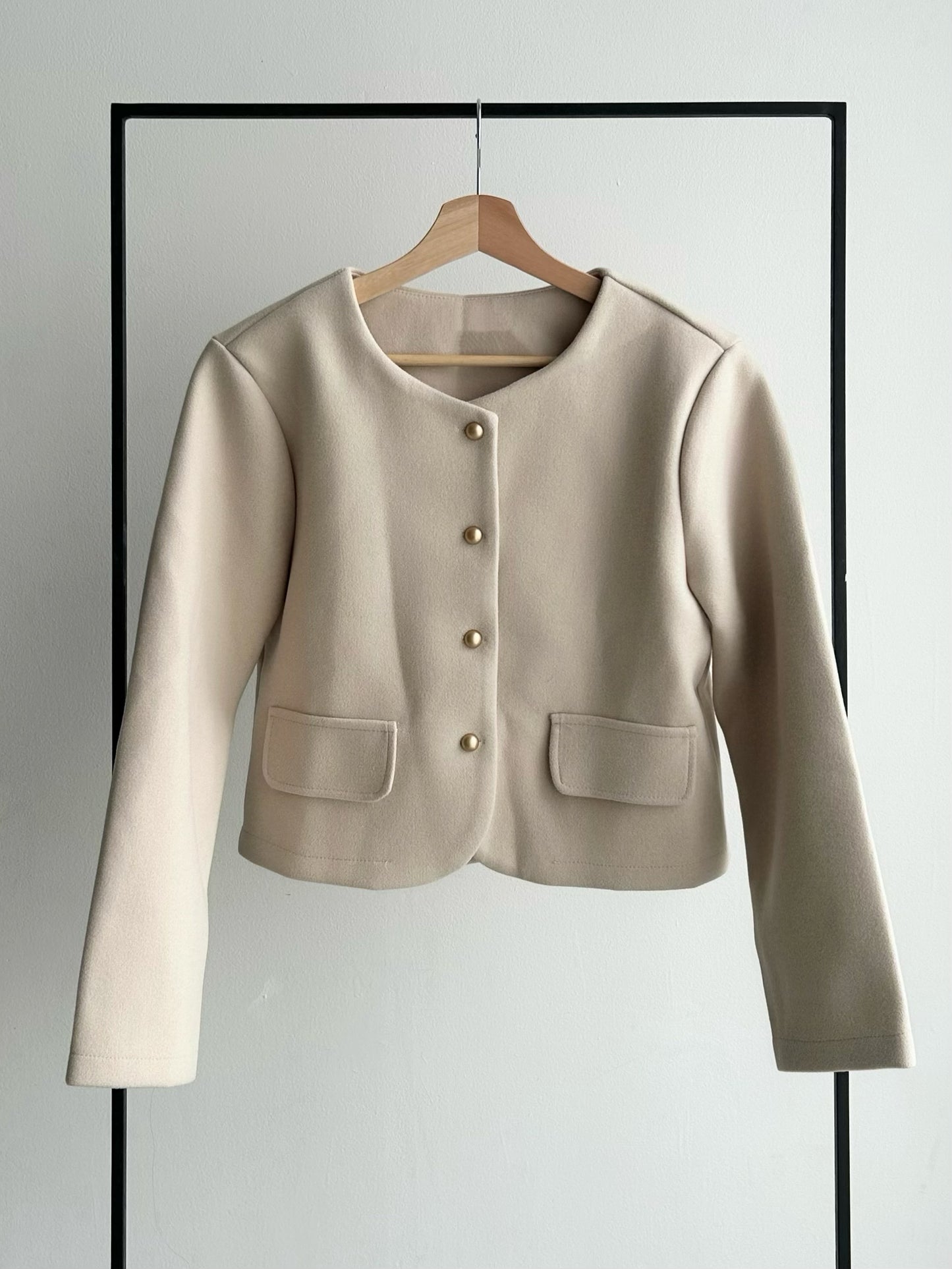 ゴールドボタンショートコート/アイボリー