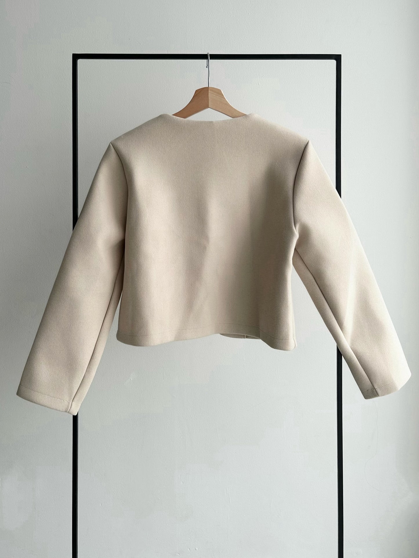 ゴールドボタンショートコート/アイボリー