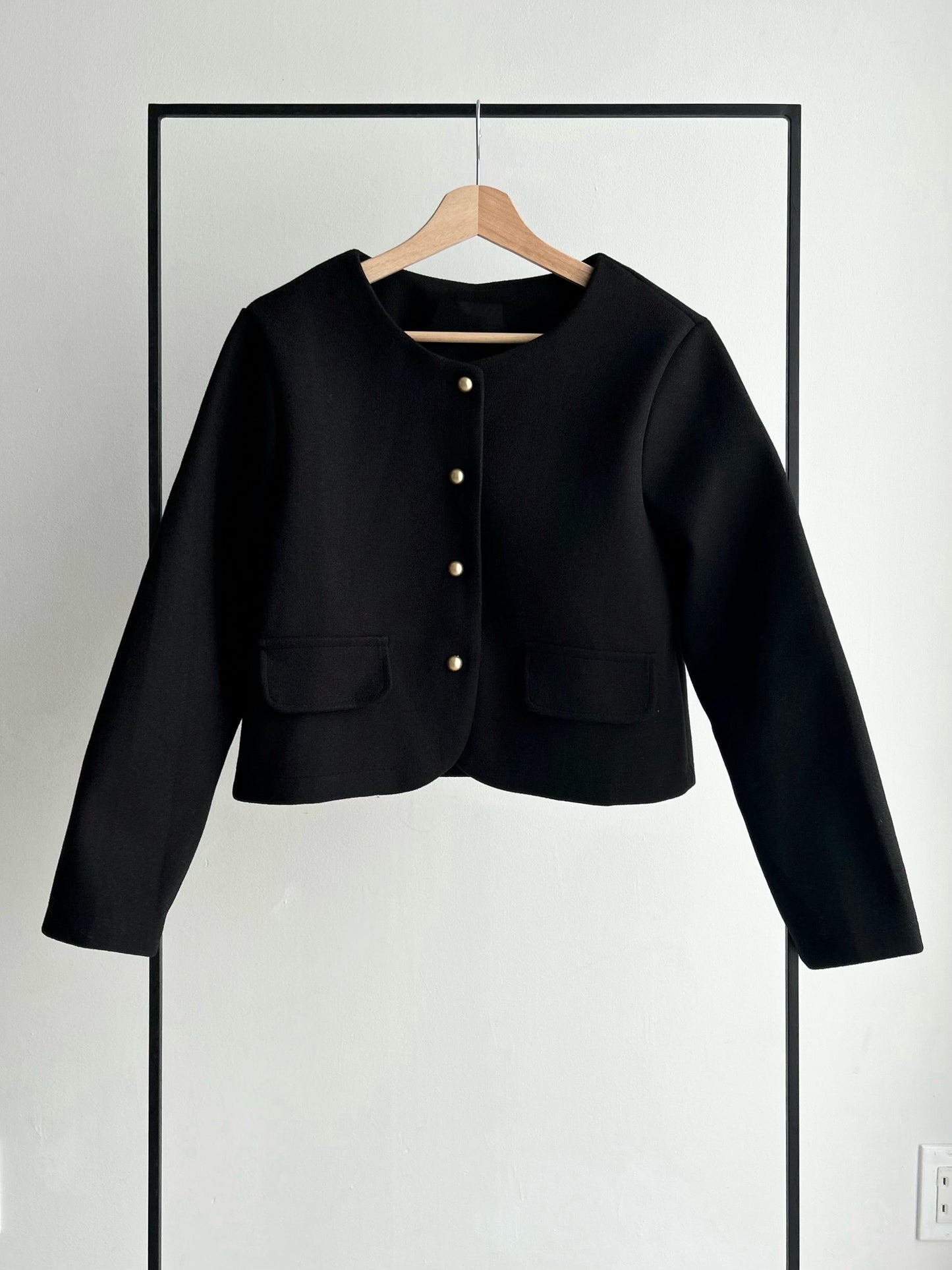 ゴールドボタンショートコート/ブラック